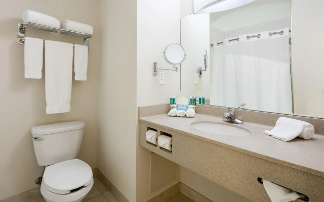 Holiday Inn Express Hotel & Suites Airport Dieppe by IHG
