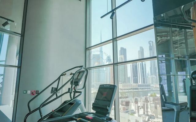 Urban Skyline City Comfort Studio