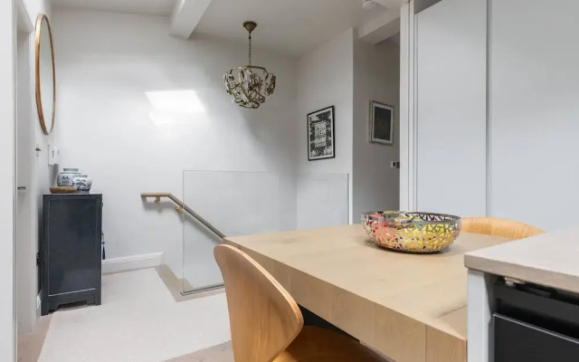 Cornwall Gardens Xxiii by Onefinestay