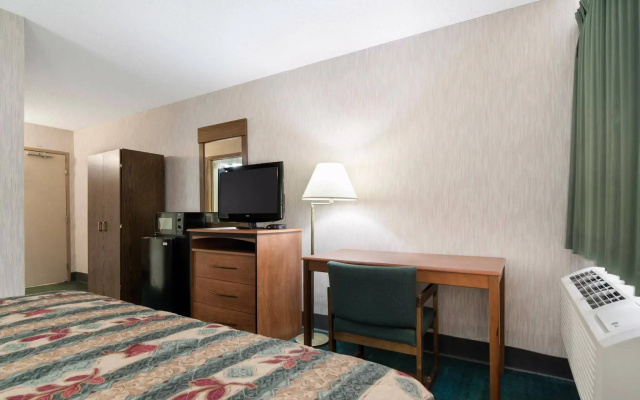 Econo Lodge Emporia