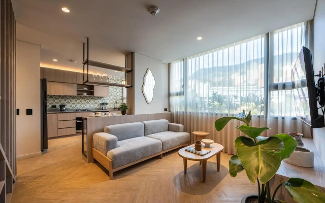 Nakúa Stay + Work