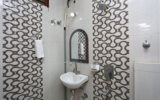 OYO 22665 Hotel Dev Shree