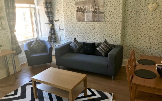 Stunning 3-bed Apartment in Edinburgh