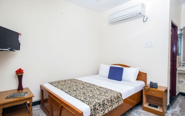 Hotel Rathnavel Towers