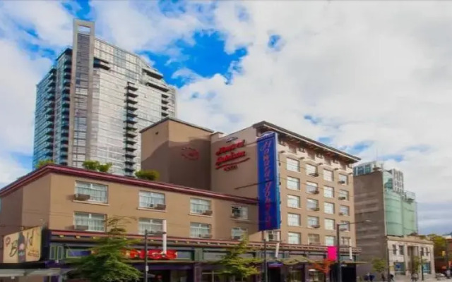 Howard Johnson Hotel by Wyndham Vancouver Downtown