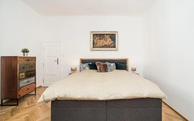 Unique Apt 250m from the Charles Bridge