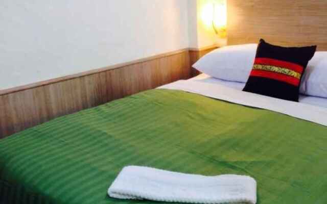 Sukhumvit 20 Guest House