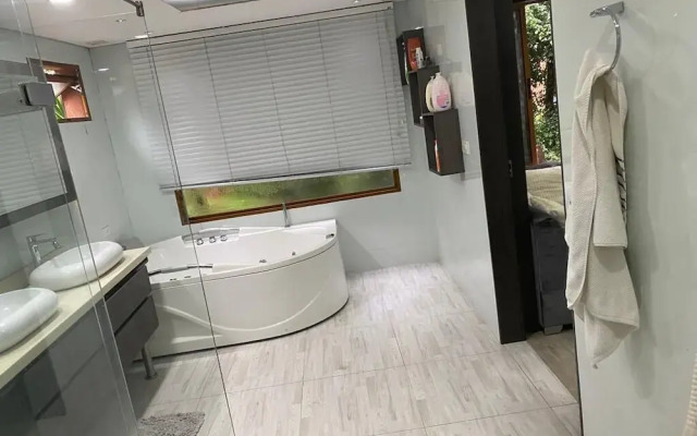 Casa Suyte Leguizamon