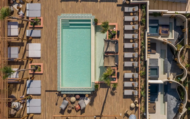 The Syntopia Hotel