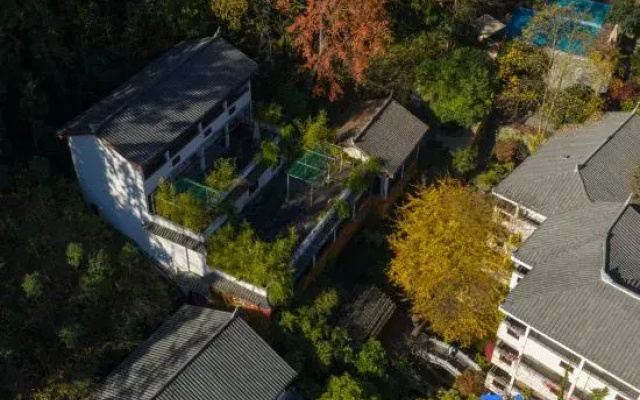 Phoenix Xueqingji Humanity Banshan Homestay (Phoenix Ancient City Branch)