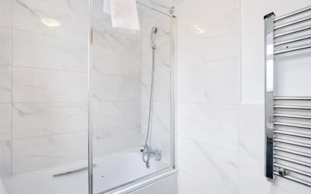 Spacious 4-Bedroom 2-Bath Home in Bywood