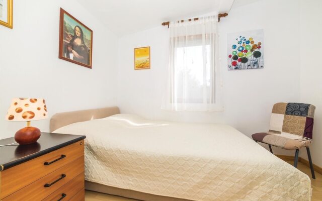 Beautiful Home in Kanica With Wifi and 3 Bedrooms