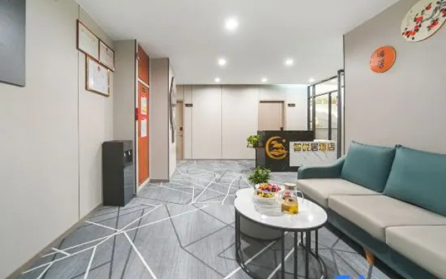 Zhiyueju Intelligent Hotel (Nanjing Tianyin Avenue Xinting Road Branch)