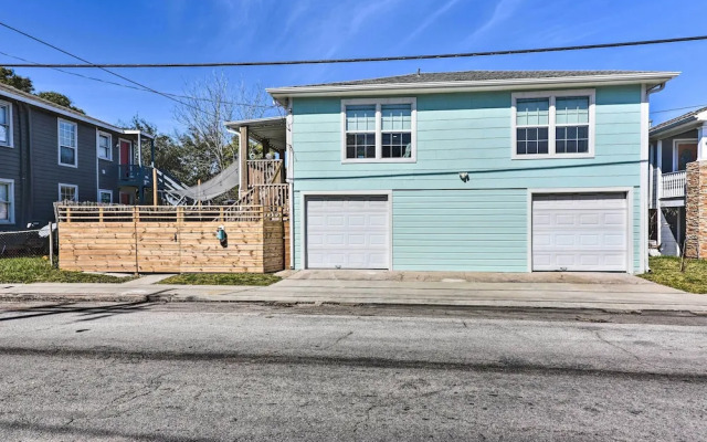 Galveston Retreat w/ Backyard & Patio!