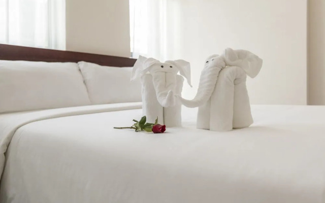 Azure Hotel Danang