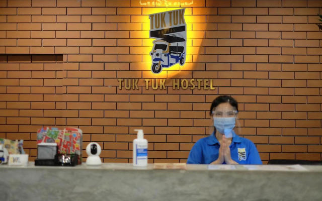Tuk Tuk Hostel