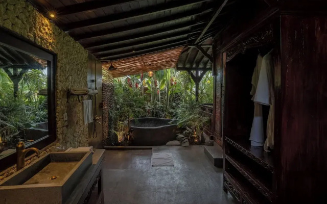 Aksmi Suites & Villas