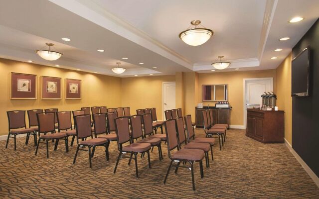 Country Inn & Suites by Radisson, Atlanta Airport North, GA