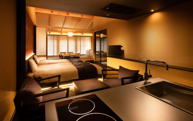 Tsumugi Tojihigashimonmae