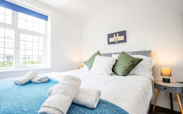 Host Stay Croydon Road Apartment