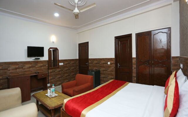 OYO 472 Hotel Sareen