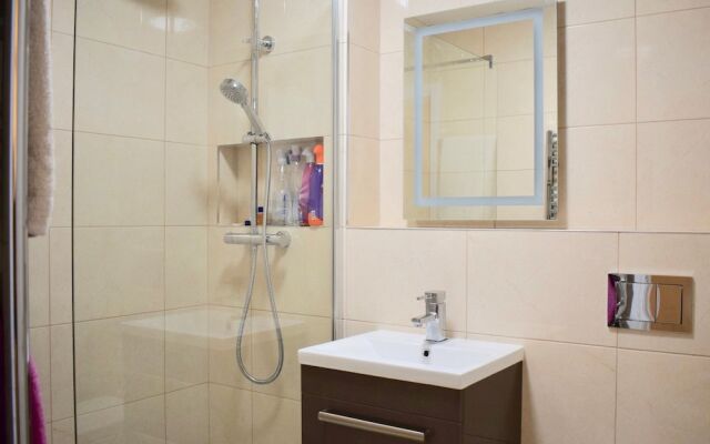 1 Bedroom Apartment on Cathal Brugha St Sleeps 2