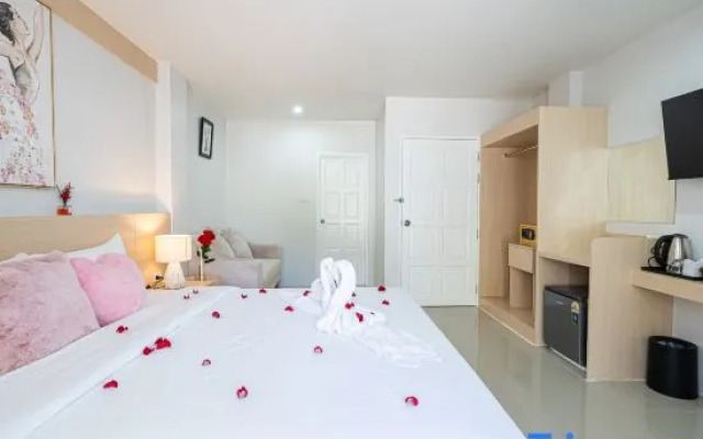 Seaside Patong House - Newly Open