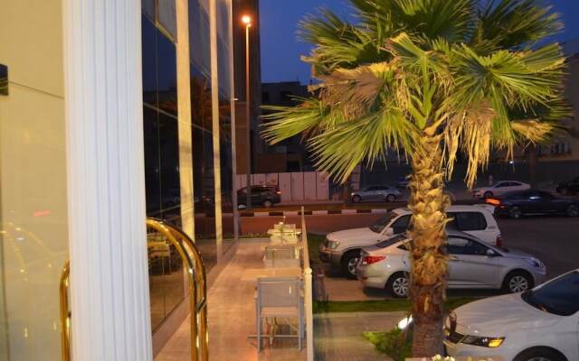 Larissa Suites