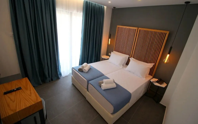 Blue Eye Hotel