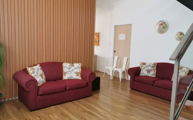 Serviced Waterfront Whole Villa Sydney