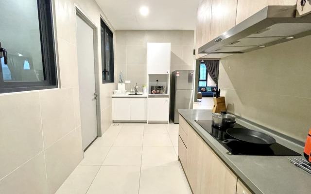 KL Gateway Premium Residences by MOKA