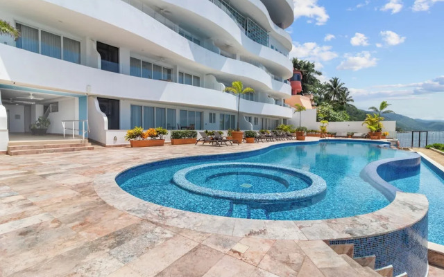 Blue Horizon Luxury Condo