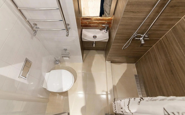 LEOGRAND Three Bedrooms VIP Apartment on Kniazia Romana 12