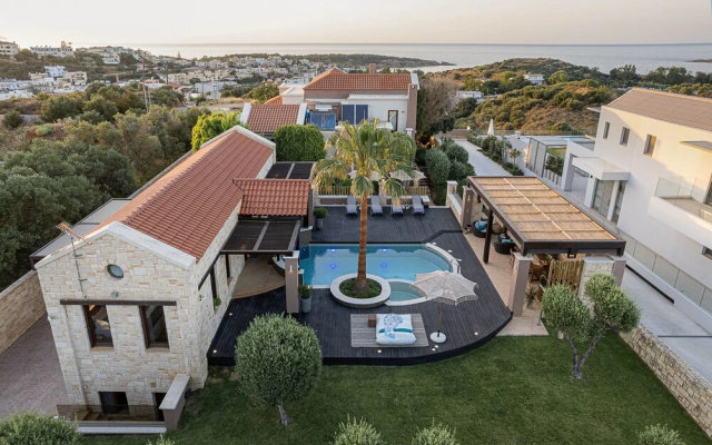 Villa Peacock with Spa Facilities