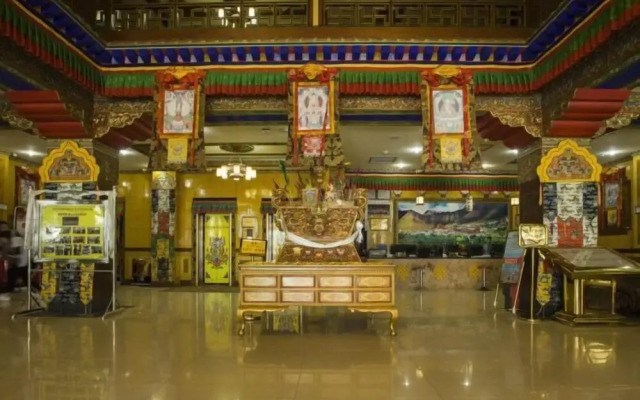 Gangjian Hotel