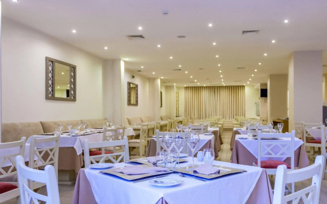 Santa Eulália Suite Hotel & SPA