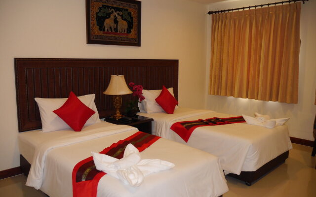 True Siam Rangnam Hotel