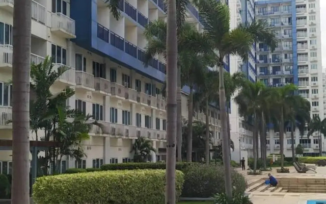 Staycation Sea Residences MOA Jermel