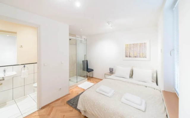 Venus Apartments - Loft Room Cosy II