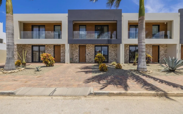 Serene Designer Gem Walk to Beach Strip Pool