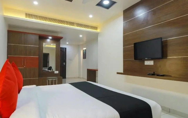 Le Moshe Inn by OYO Rooms