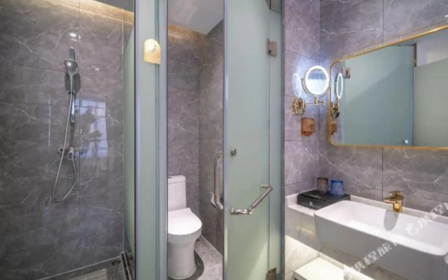 Arc de Triomphe Hotel