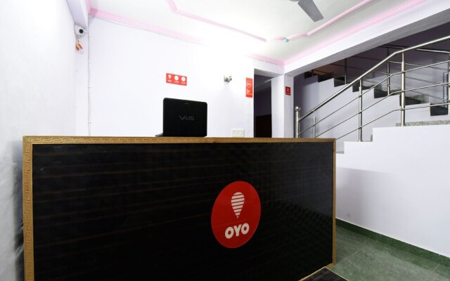 OYO 13836 Hotel Manu Vatika