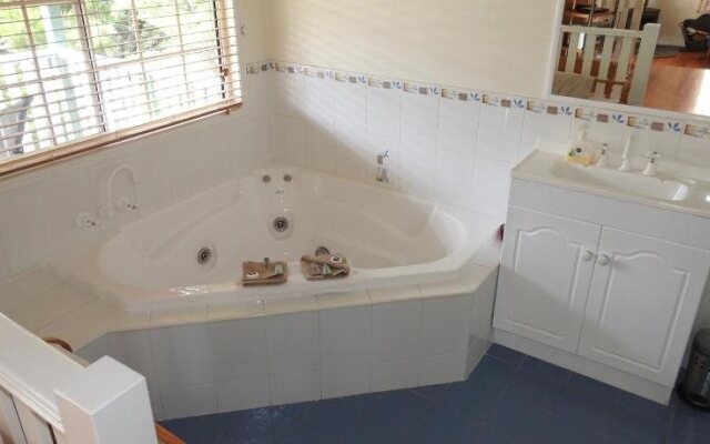 Granite Gardens Cottages & Lake Retreat