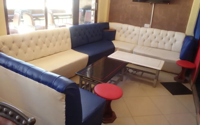 Mau Summit Hotel