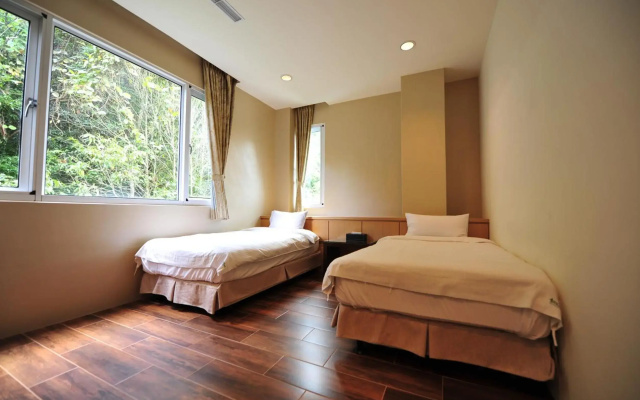Sun Moon Lake Karuizawa Villa B&B