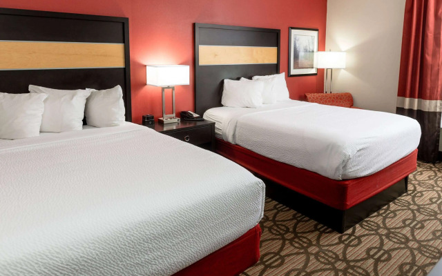 La Quinta Inn & Suites by Wyndham Starkville at MSU