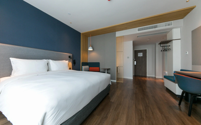 Holiday Inn Express Shanghai Tangzhen by IHG