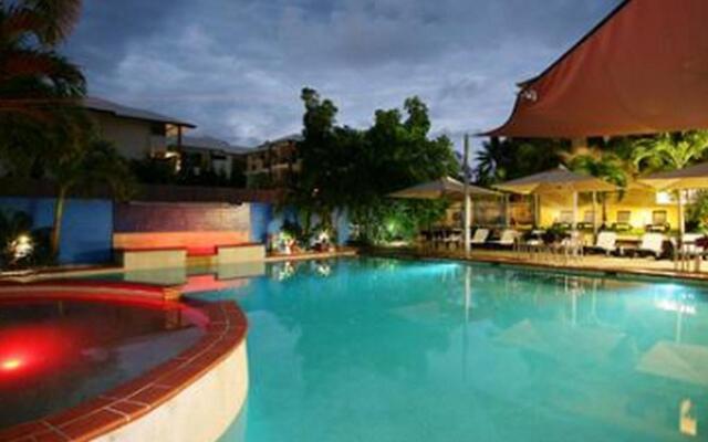 Central Plaza Port Douglas Apartments