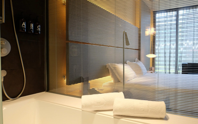 B-Hotel